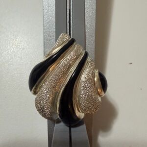 Elegant Milor Black and Sterling Silver Pendant